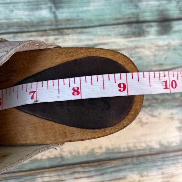 Sanita Clog Sz 6.5-7 Metallic Beige Floral Embossed Leather Mule Dress Shoes - Picture 9 of 13